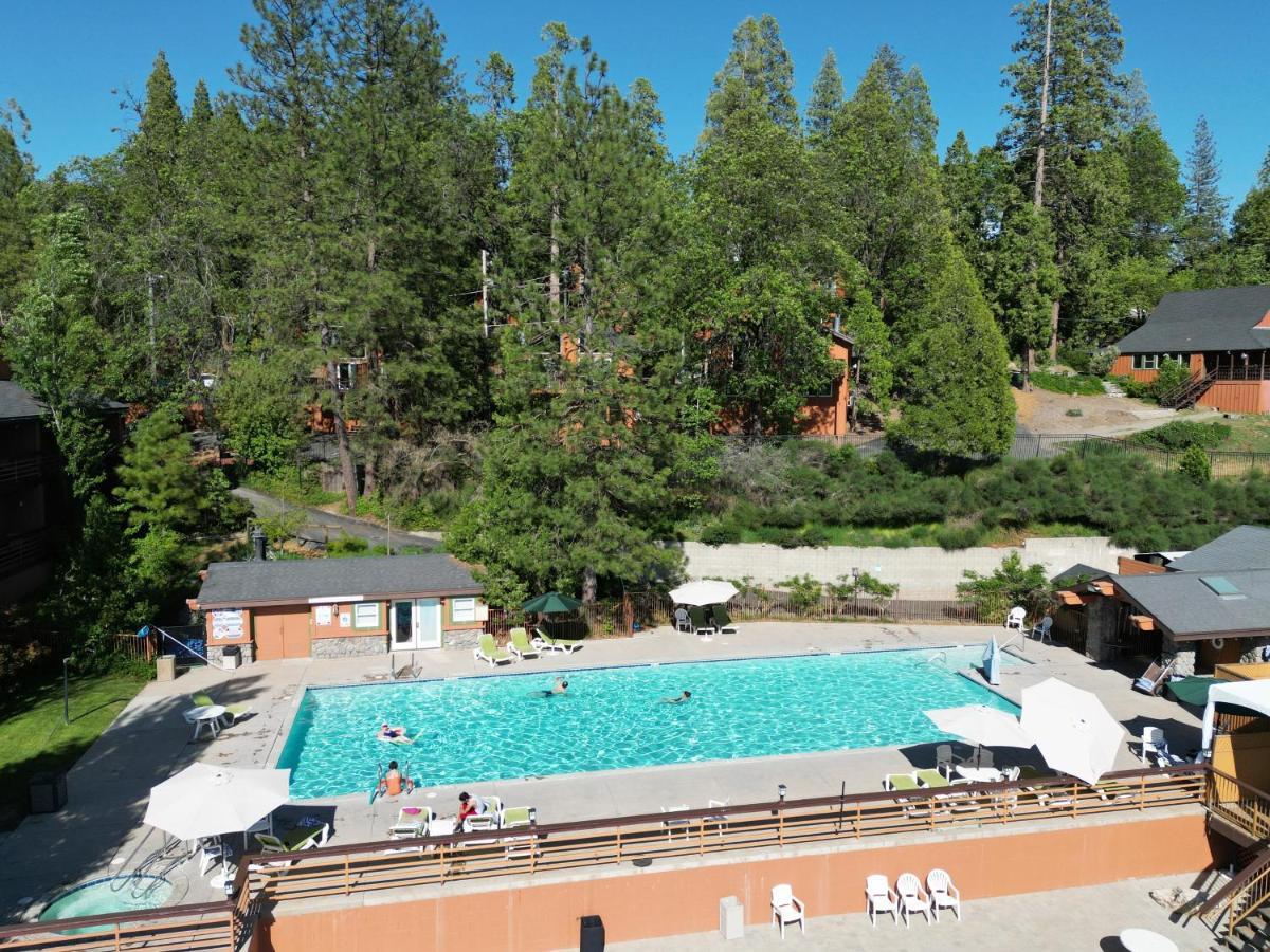 The Pines Resort & Conference Center Bass Lake Eksteriør billede
