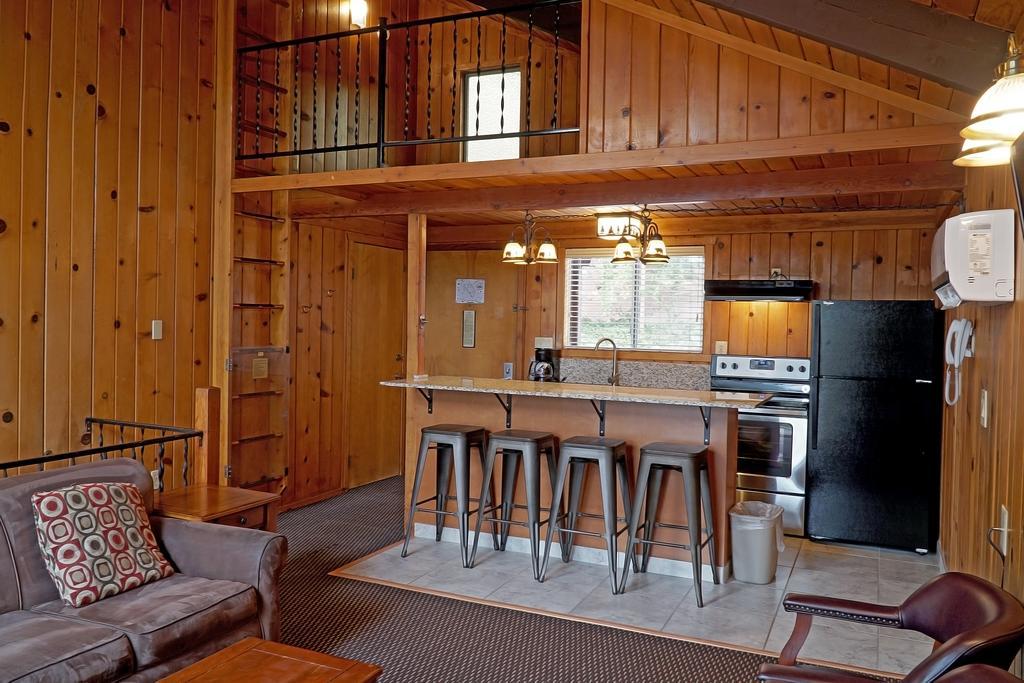 The Pines Resort & Conference Center Bass Lake Eksteriør billede
